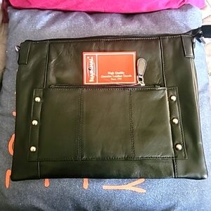 0764. NWTs ~ Real Leather~ Crossbody ~ Closebody ~ Perfect 4 Shopping or Travel
